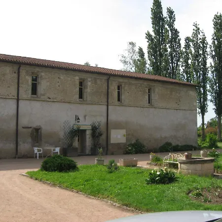 Abbaye Gilbert Oda ve Kahvaltı Saint-Didier-la-Foret