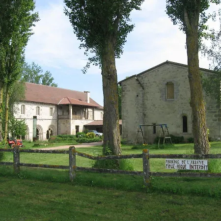 Abbaye Gilbert Oda ve Kahvaltı Saint-Didier-la-Foret